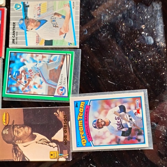 Assorted Baseball Trading Cards Collection - Picture 4 of 5